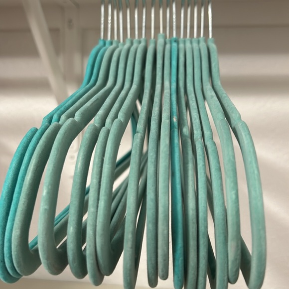 Set of 22 felt hangers - Picture 3 of 3